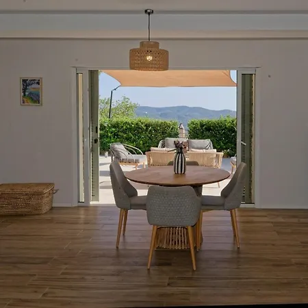 Vila Pablo, Heated Pool
